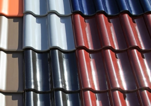 Welke gaan langer mee, dakspanen of metalen dakbedekking?